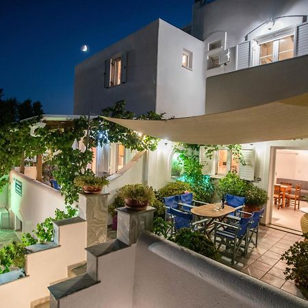 Kontaratos Studios & Apartments ปาริเกีย ภายนอก รูปภาพ
