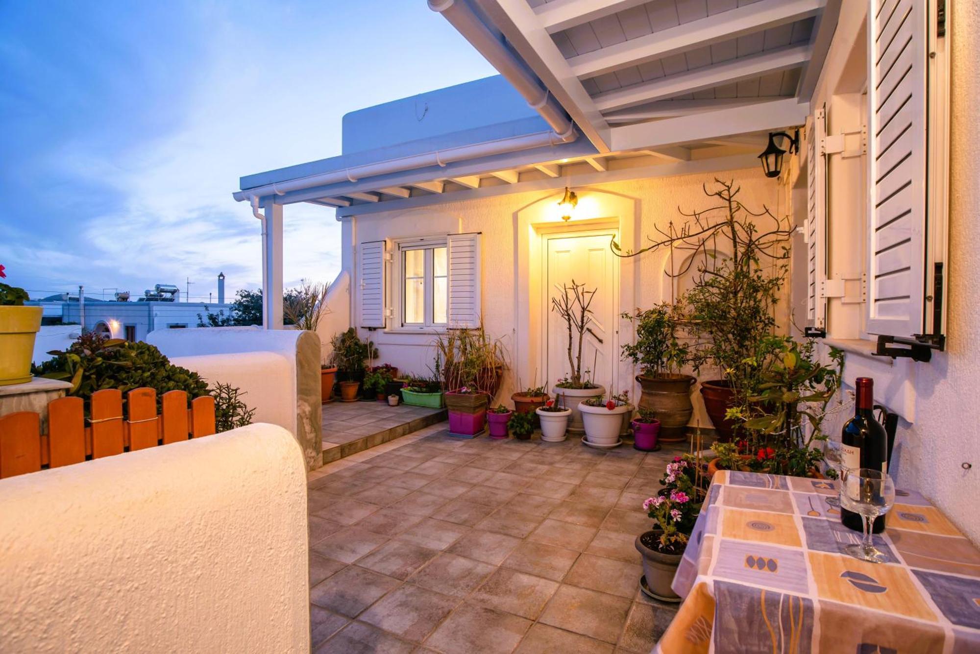 Kontaratos Studios & Apartments ปาริเกีย ภายนอก รูปภาพ