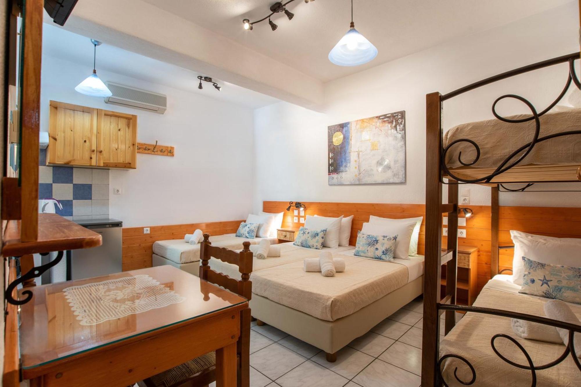 Kontaratos Studios & Apartments ปาริเกีย ภายนอก รูปภาพ