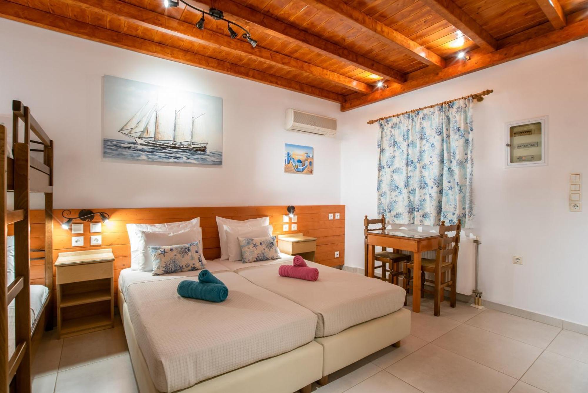 Kontaratos Studios & Apartments ปาริเกีย ภายนอก รูปภาพ