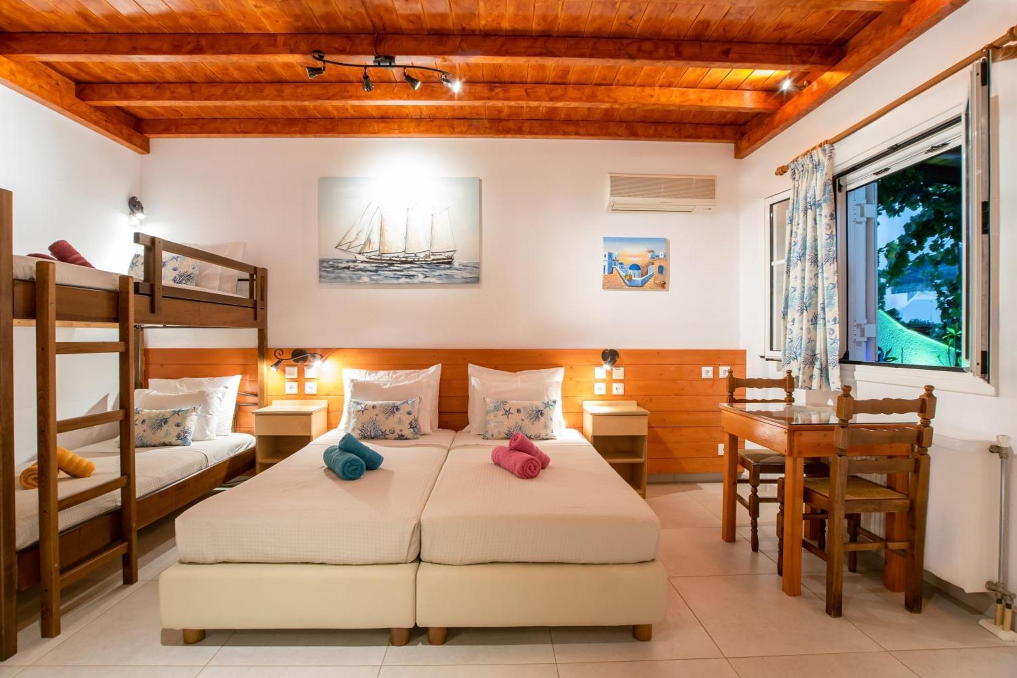 Kontaratos Studios & Apartments ปาริเกีย ภายนอก รูปภาพ