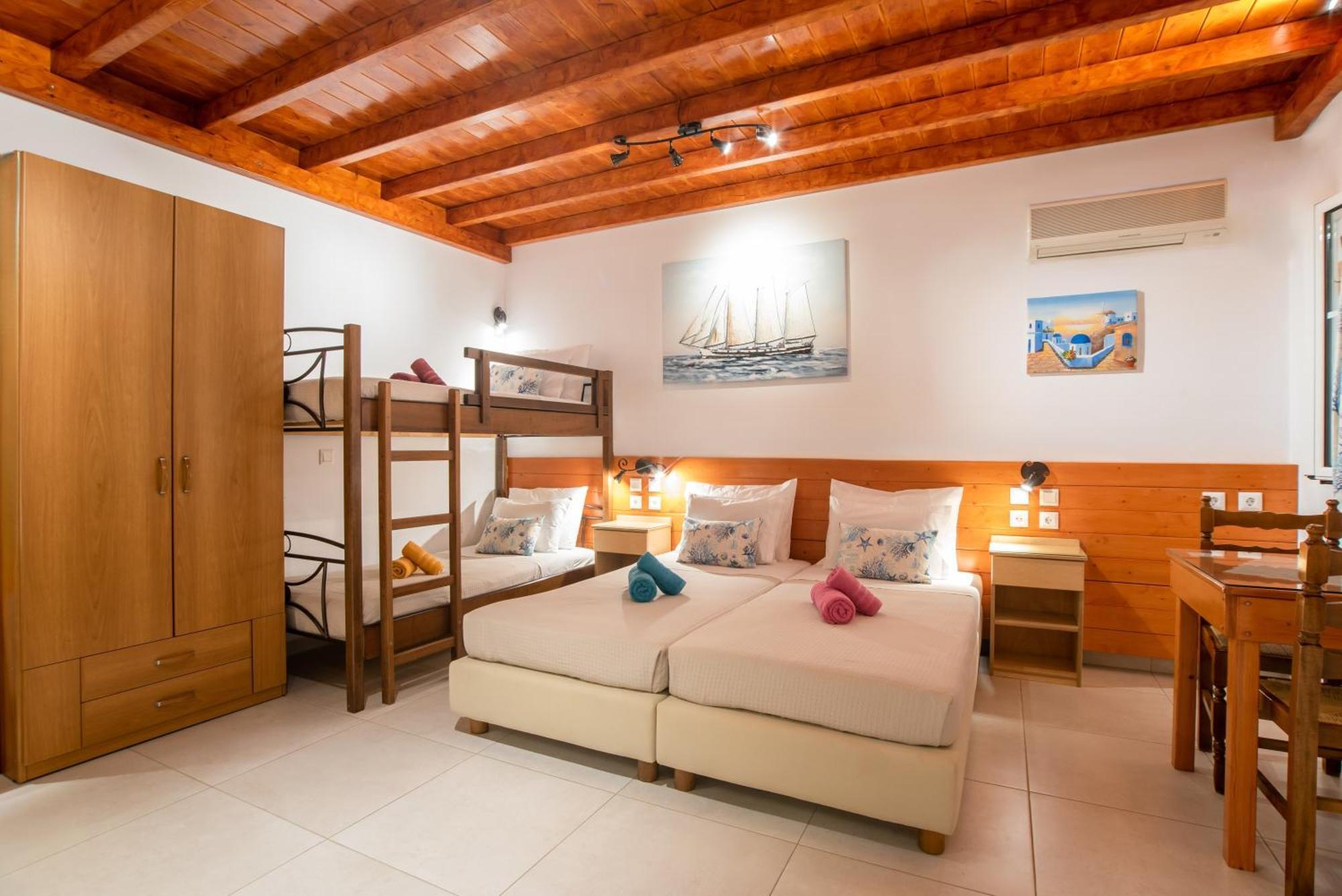 Kontaratos Studios & Apartments ปาริเกีย ภายนอก รูปภาพ
