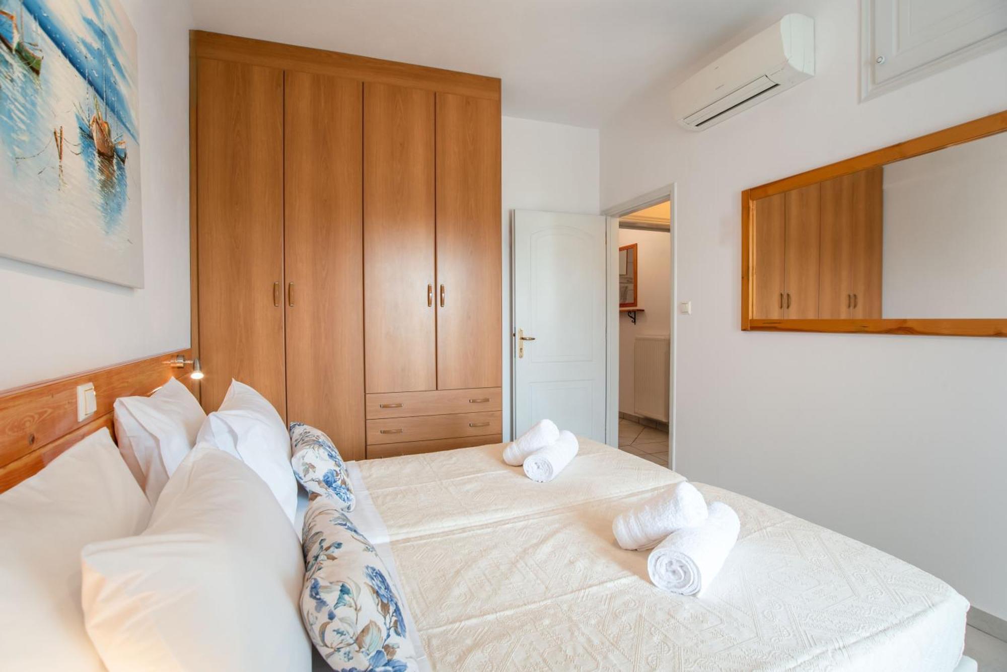 Kontaratos Studios & Apartments ปาริเกีย ภายนอก รูปภาพ